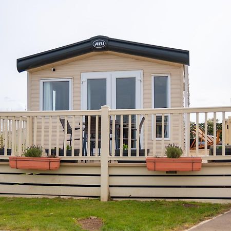 تاتيرشال Luxury Lancaster Lodge - The Best Hot Tub Getaway! المظهر الخارجي الصورة