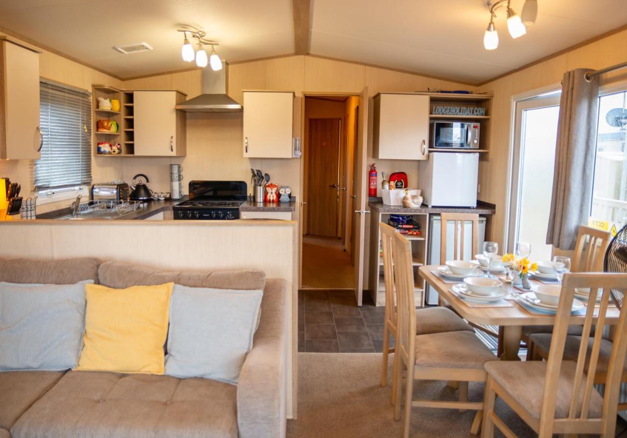 تاتيرشال Luxury Lancaster Lodge - The Best Hot Tub Getaway! المظهر الخارجي الصورة
