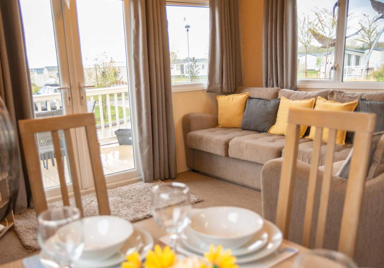 تاتيرشال Luxury Lancaster Lodge - The Best Hot Tub Getaway! المظهر الخارجي الصورة
