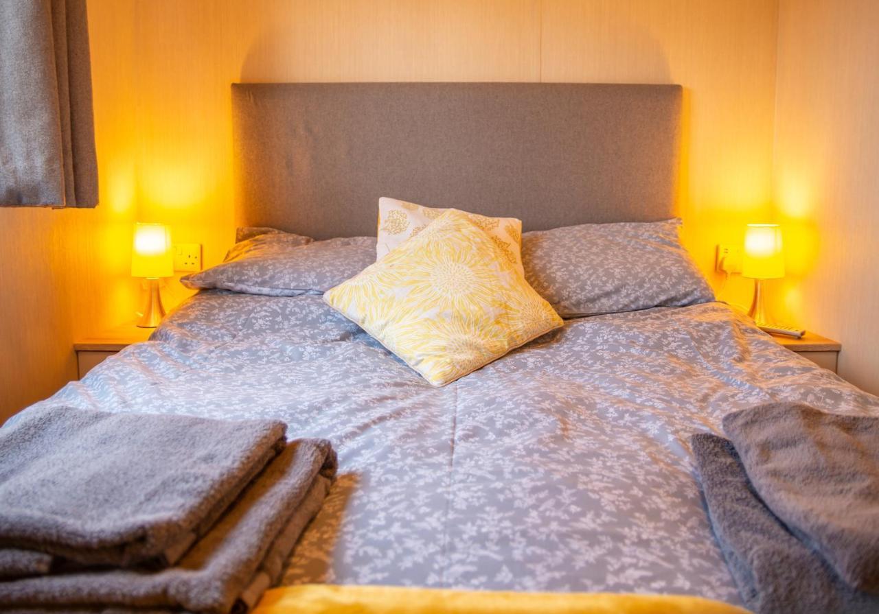 تاتيرشال Luxury Lancaster Lodge - The Best Hot Tub Getaway! المظهر الخارجي الصورة
